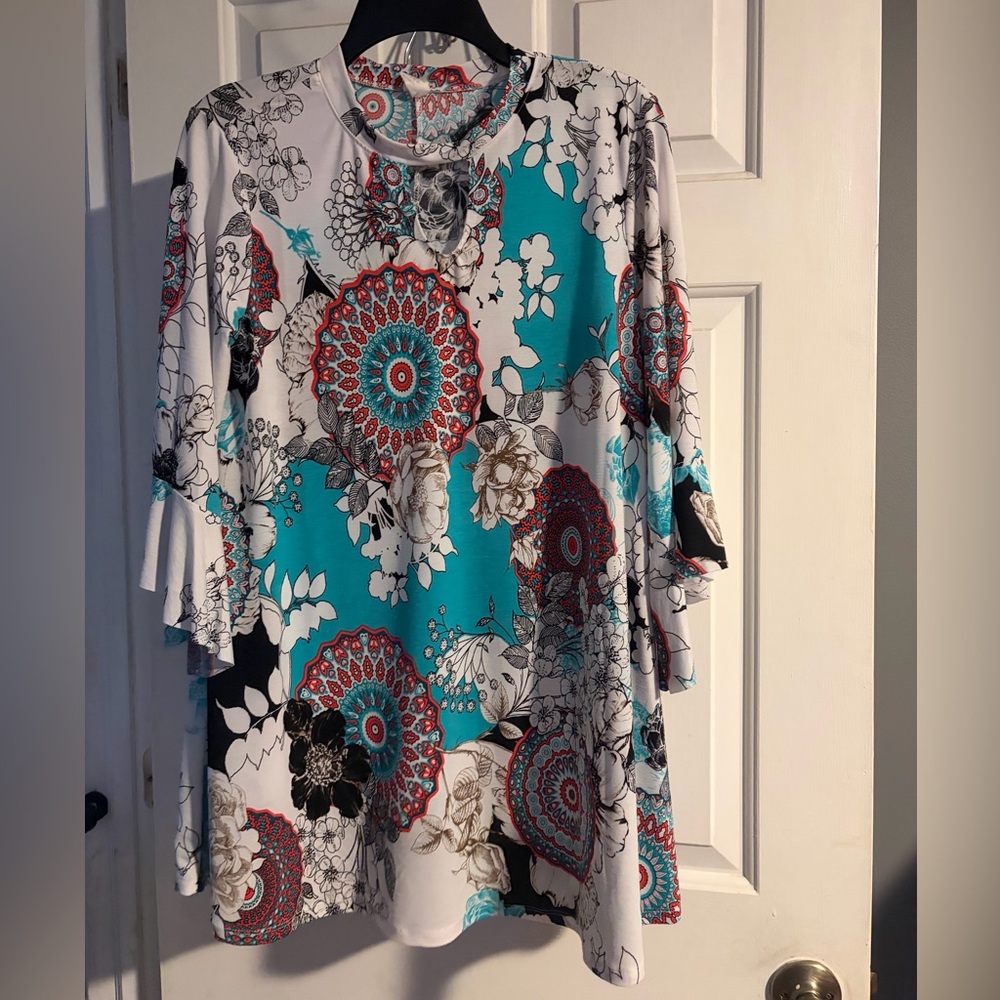 3/4 sleeve top.